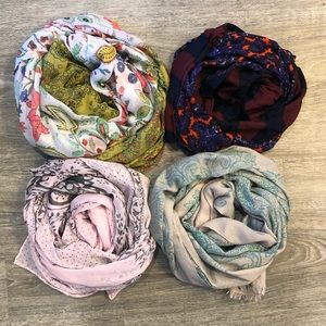 Lot of (4) Scarves